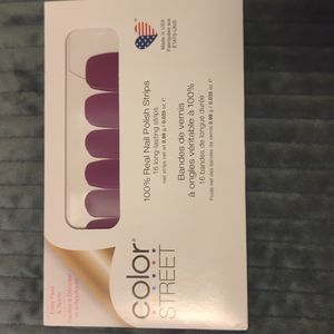 NWT Aberdeen Aubergine Color Street